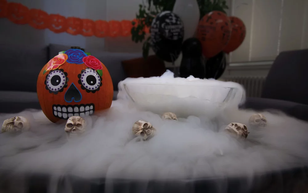 Kuivajäällä näyttävät efektit Halloween-juhliin